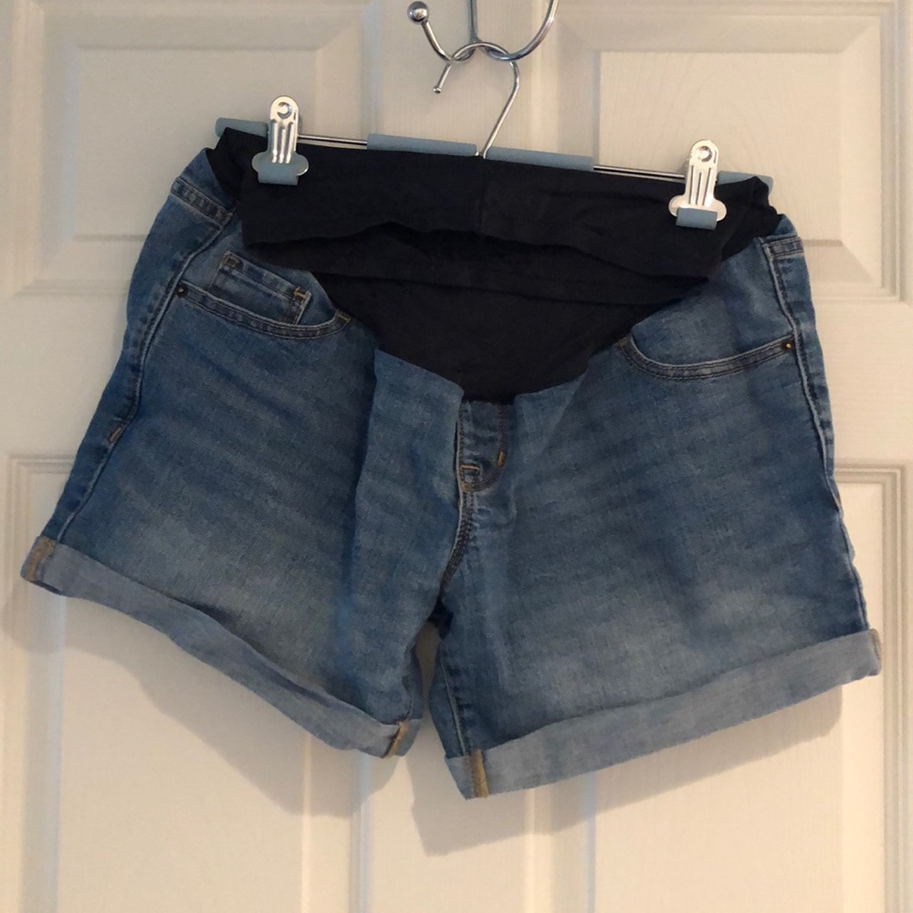 Old Navy Maternity Shorts